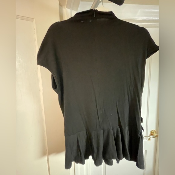 NWT Gracia black top with zip closure on the back . - Picture 5 of 6